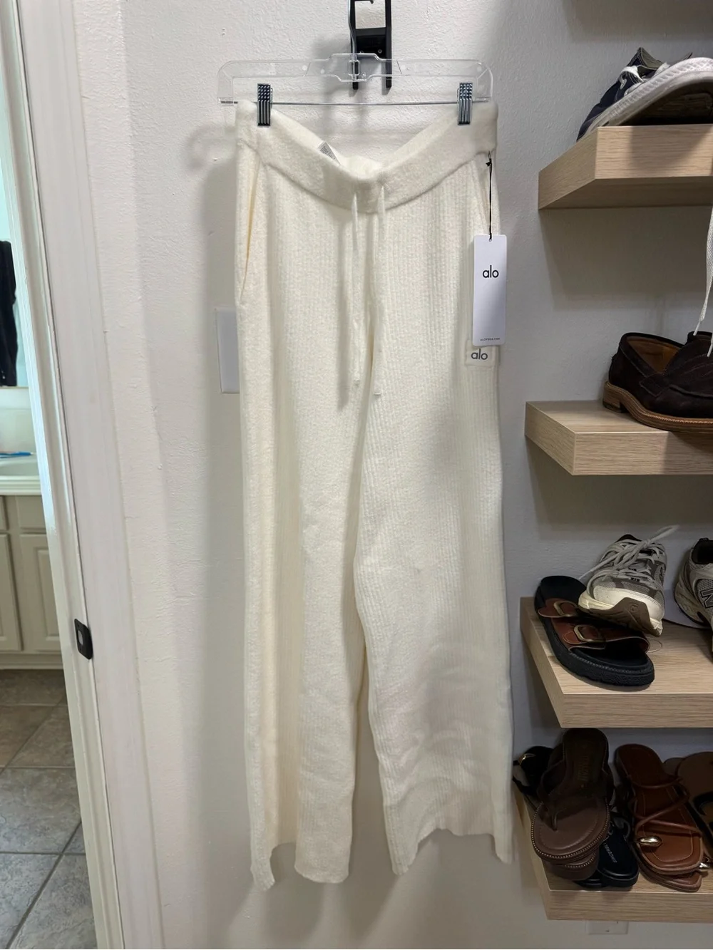 ALO Yoga Cream Ribbed Wide-Leg Knit Pants with Drawstring